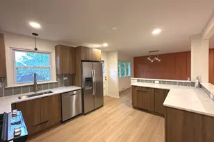 821 W Manor Ct, Glenwood, IL 60425 - Photo 10