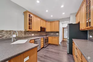 3624 Creekside Ct, Winthrop Harbor, IL 60096 - Photo 8