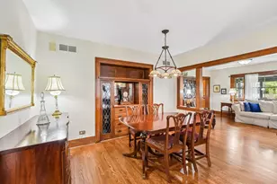 821 N Grove Ave, Oak Park, IL 60302 - Photo 8