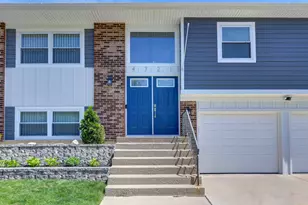 4721 Huntington Blvd, Hoffman Estates, IL 60192 - Photo 2