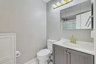 4721 Huntington Blvd, Hoffman Estates, IL 60192 - Photo 10