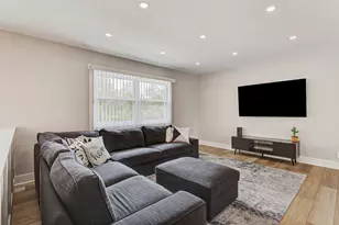 4721 Huntington Blvd, Hoffman Estates, IL 60192 - Photo 12