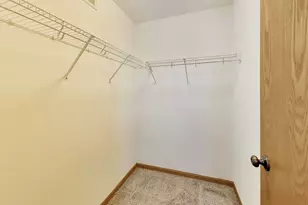 527 W Mara Lynn Ct, Round Lake, IL 60073 - Photo 22