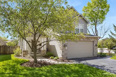 727 Lisa Road, West Dundee, IL 60118 - Photo 2