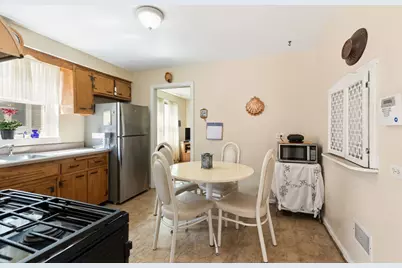 207 Brown Avenue, Evanston, IL 60202 - Photo 8