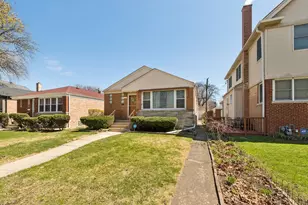 207 Brown Ave, Evanston, IL 60202 - Photo 2