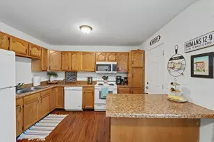 2405 Lawndale Dr, Champaign, IL 61821 - Photo 8