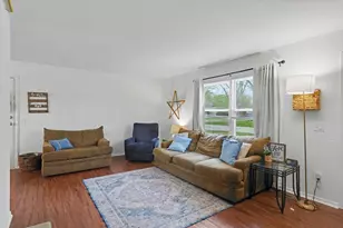 2405 Lawndale Dr, Champaign, IL 61821 - Photo 4