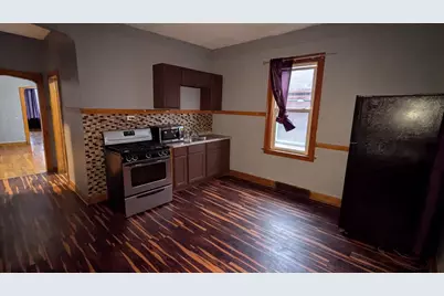 8112 S Exchange Avenue, Chicago, IL 60617 - Photo 2