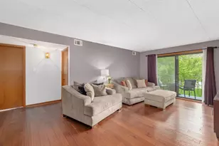 10985 S 84th Ave, Palos Hills, IL 60465 - Photo 4