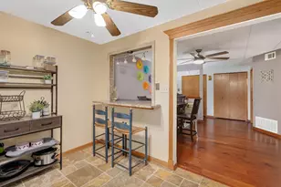 10985 S 84th Ave, Palos Hills, IL 60465 - Photo 12