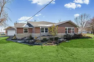 1271 E 500 North Rd, Cissna Park, IL 60924 - Photo 2