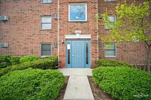 1352 Cunat Ct, Lake in the Hills, IL 60156 - Photo 2