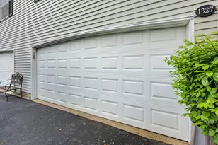 1327 Laurel Oaks Dr, Streamwood, IL 60107 - Photo 22