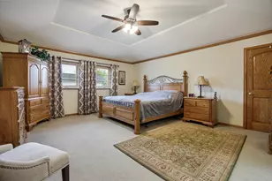 8903 Vail Ln, Woodridge, IL 60517 - Photo 12