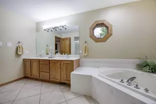 8903 Vail Ln, Woodridge, IL 60517 - Photo 18