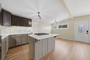 7932 W 98th Pl, Hickory Hills, IL 60457 - Photo 10
