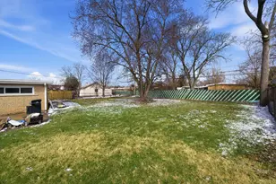 7932 W 98th Pl, Hickory Hills, IL 60457 - Photo 28
