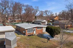 7932 W 98th Pl, Hickory Hills, IL 60457 - Photo 22