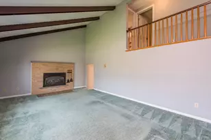 812 Geddes Ct, Winthrop Harbor, IL 60096 - Photo 2