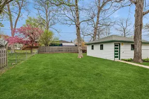 802 Kirkwood Ave, Winthrop Harbor, IL 60096 - Photo 4