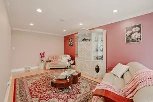 8711 Hamlin Ave, Skokie, IL 60076 - Photo 4