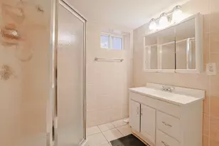 8711 Hamlin Ave, Skokie, IL 60076 - Photo 18