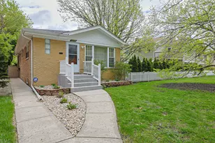8711 Hamlin Ave, Skokie, IL 60076 - Photo 2
