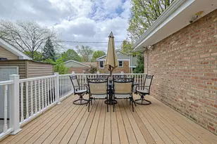 8711 Hamlin Ave, Skokie, IL 60076 - Photo 24