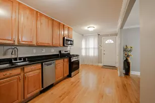 8711 Hamlin Ave, Skokie, IL 60076 - Photo 10