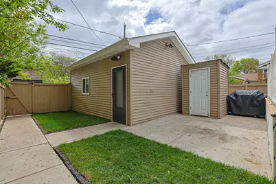 8711 Hamlin Avenue, Skokie, IL 60076 - Photo 28