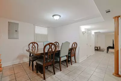 8711 Hamlin Avenue, Skokie, IL 60076 - Photo 16