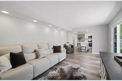 221 Stafford Drive, Mundelein, IL 60060 - Photo 10