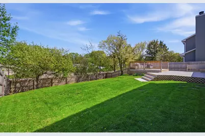 221 Stafford Drive, Mundelein, IL 60060 - Photo 22
