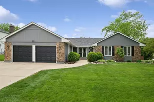 652 S Middleton Ave, Palatine, IL 60067 - Photo 1
