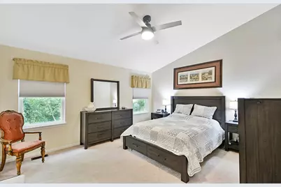 627 N Charter Hall Drive, Palatine, IL 60067 - Photo 16