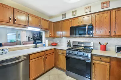 627 N Charter Hall Drive, Palatine, IL 60067 - Photo 12