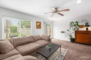 453 Newport Cir, Oswego, IL 60543 - Photo 2