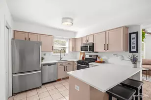 453 Newport Cir, Oswego, IL 60543 - Photo 4