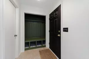 1236 Alexandria Ct, Geneva, IL 60134 - Photo 2