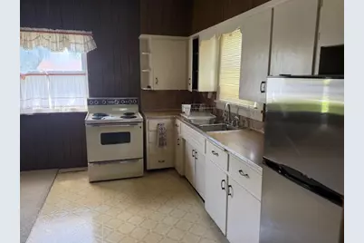 900 E Browning Street, Marion, IL 62959 - Photo 6