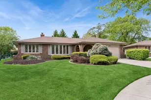 913 Andermann Ln, Darien, IL 60561 - Photo 1