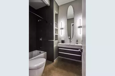2145 W McLean Avenue, Chicago, IL 60647 - Photo 50