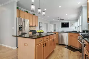 258 Colonial Dr, Vernon Hills, IL 60061 - Photo 8