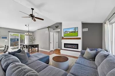 225 Cavin Avenue, Winthrop Harbor, IL 60096 - Photo 2