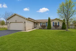 225 Cavin Ave, Winthrop Harbor, IL 60096 - Photo 1