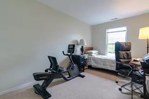 71 W Chatham Ln, Round Lake, IL 60073 - Photo 22