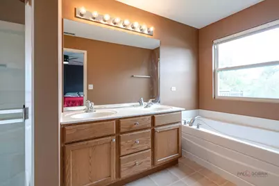 71 W Chatham Lane #19-2, Round Lake, IL 60073 - Photo 20