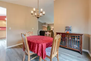 71 W Chatham Ln, Round Lake, IL 60073 - Photo 12