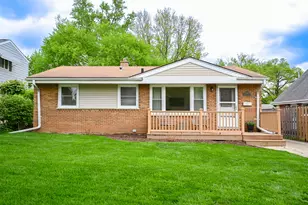 449 W Verret St, Elmhurst, IL 60126 - Photo 2